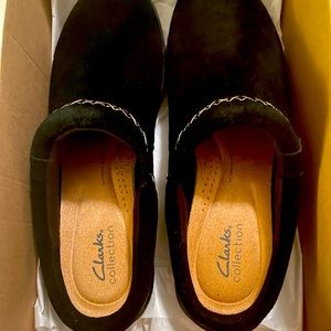 Brand new Clarks suede mules super cute.